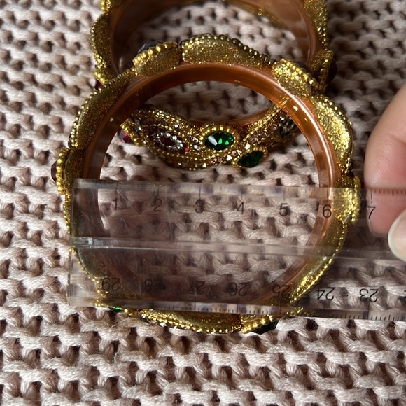 Gorgeous gold tone Indian bangles - Picture 4 of 4